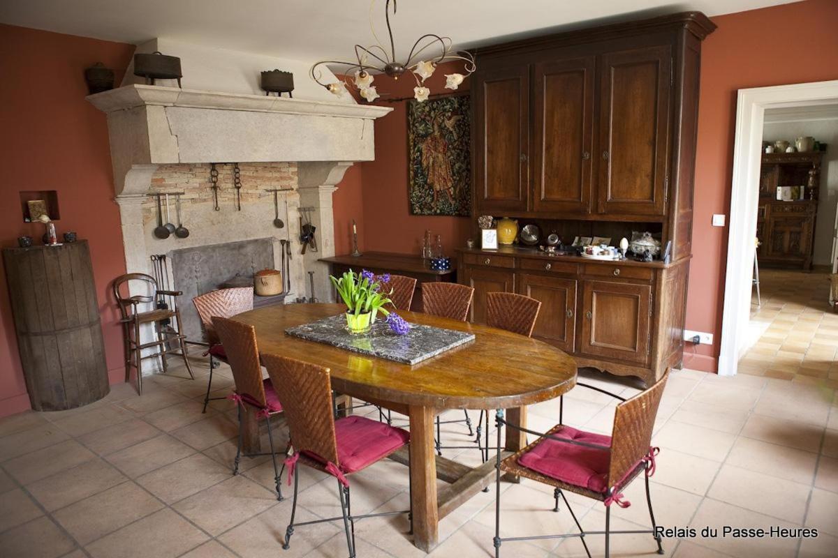 Le Relais Du Passe-Heures Cenans Eksteriør billede